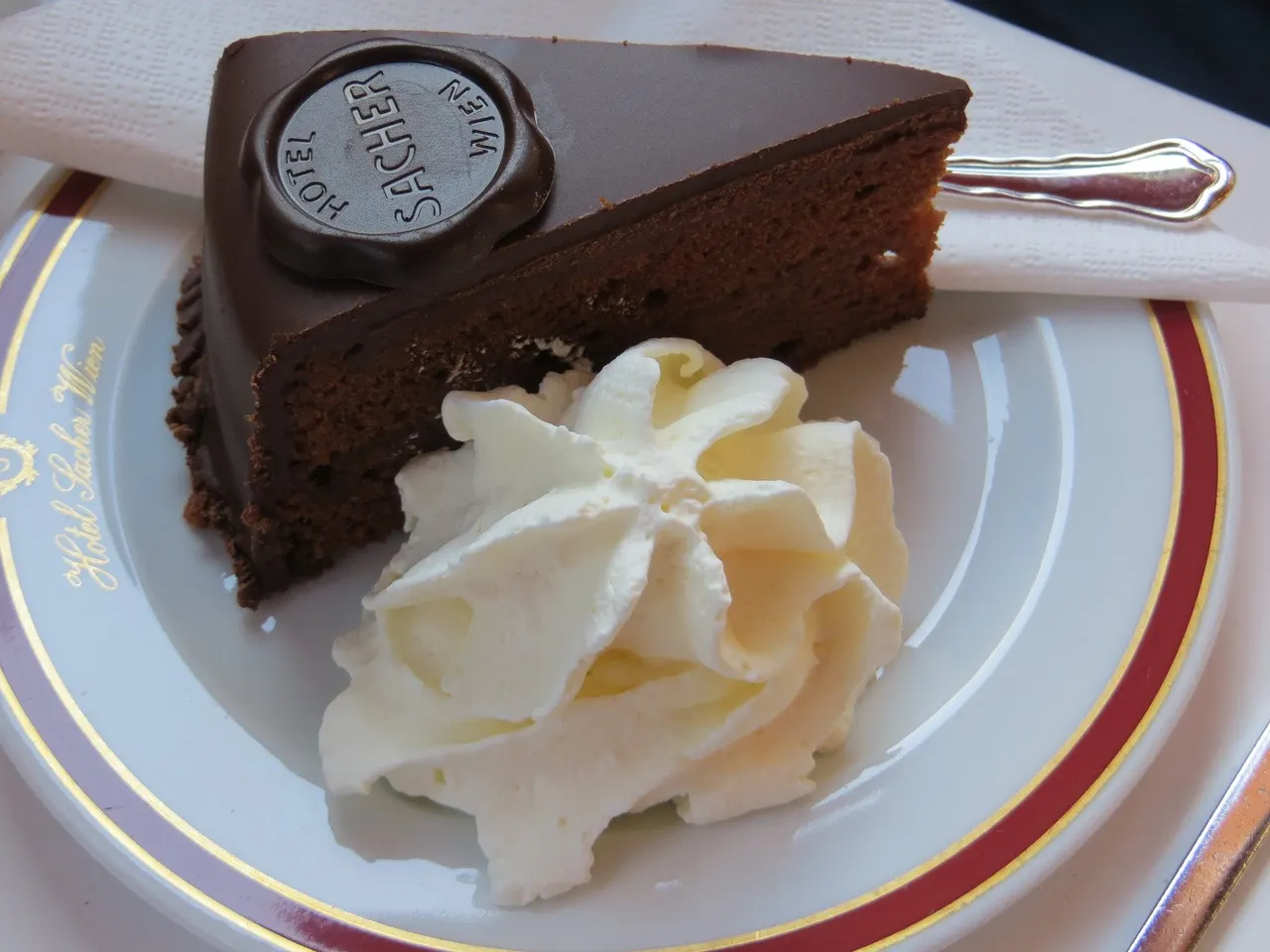 Βιέννη παραδοσιακό γλυκό, sacher cake