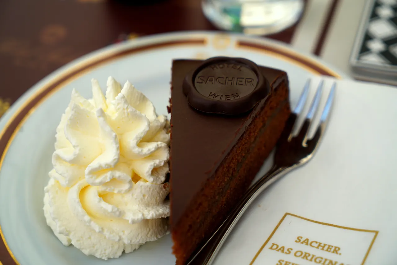 Παραδοσιακό γλυκό Sacher Cake, Βιέννη