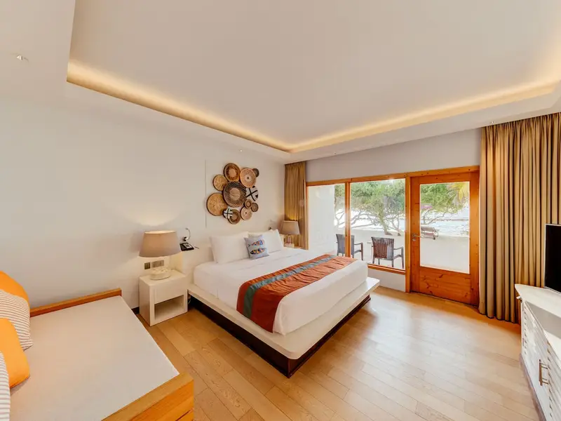 cinnamon-dhonveli-maldives-6-(1).jpg