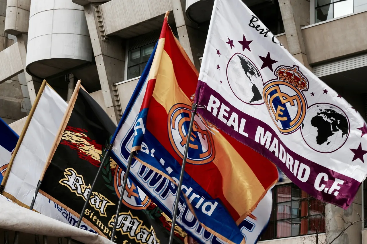 REAL MADRID, σημαίες στο γήπεδο Σαντιάγο Μπερναμπέου