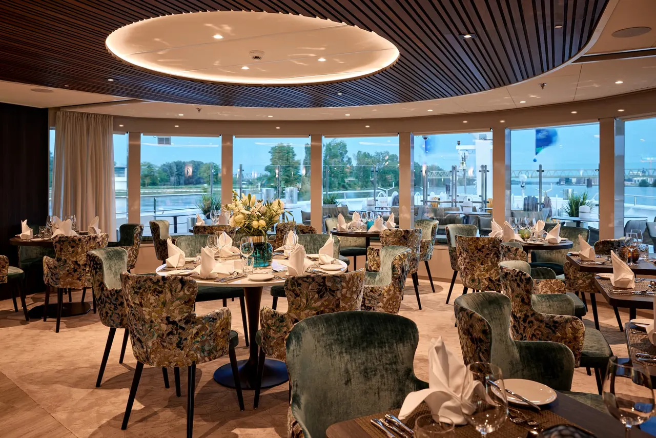AMADEUS Riva Public Areas Panorama Bar