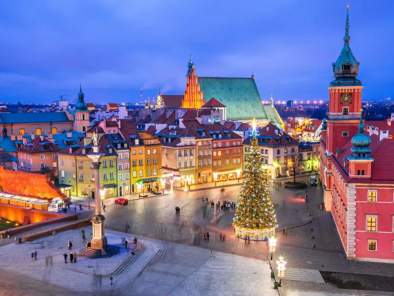 shutterstock_1675019998--warsaw,-poland(1).jpg