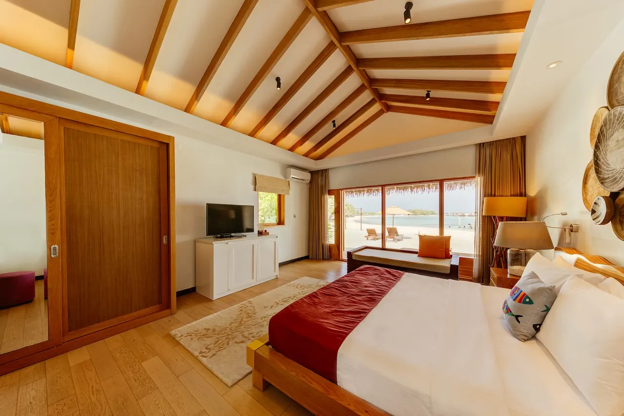 cinnamon-dhonveli-maldives-7-(1).jpg
