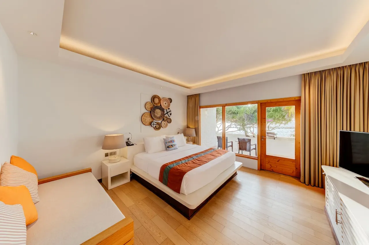 cinnamon-dhonveli-maldives-6-(1).jpg