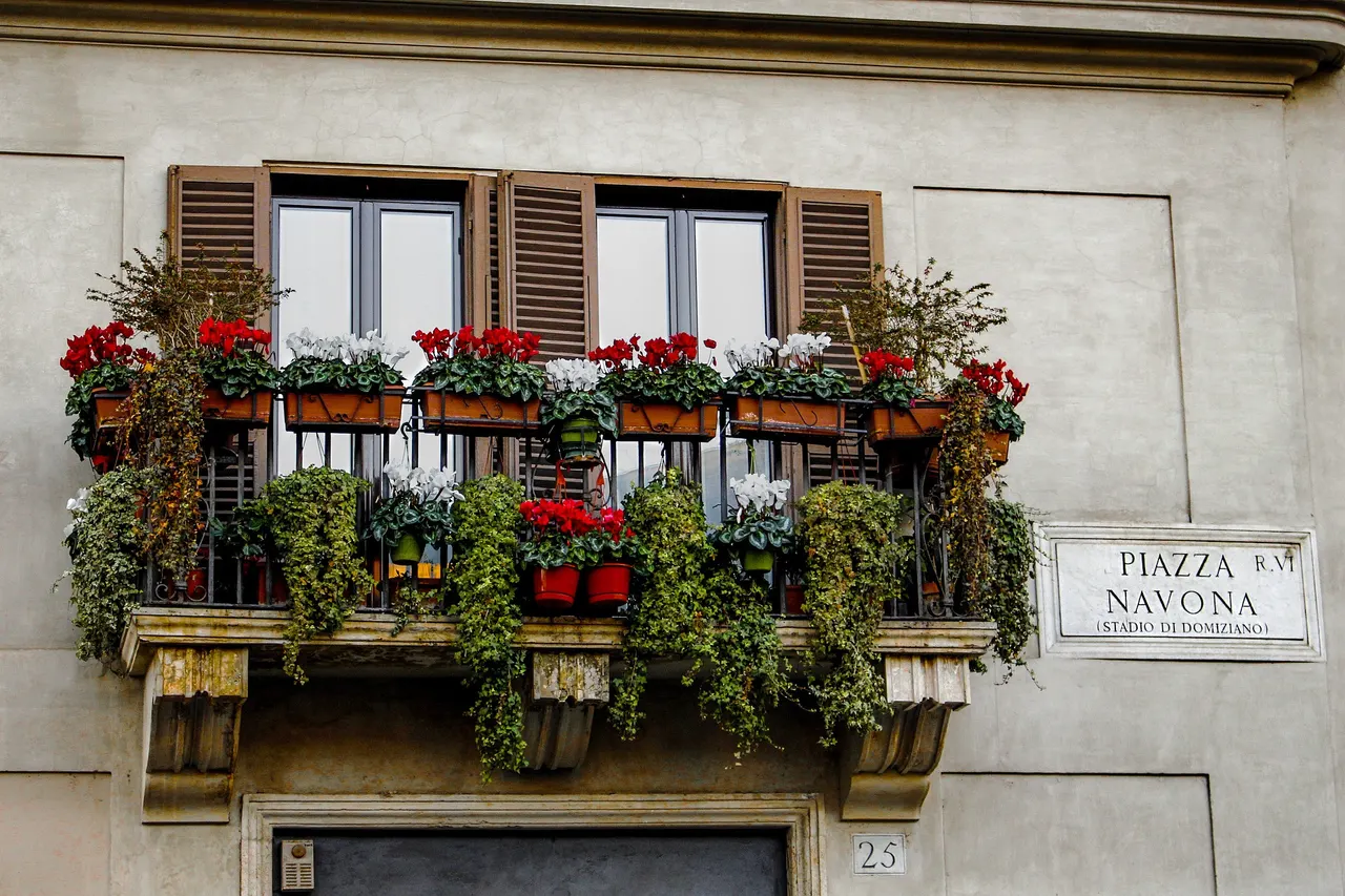 Ρώμη μπαλκόνι στην Piazza Navona