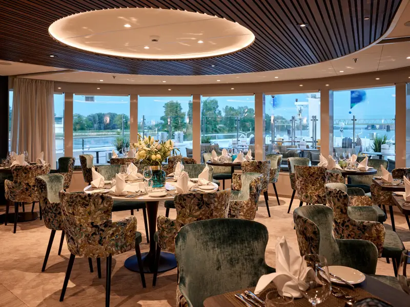 AMADEUS Riva Public Areas Panorama Bar