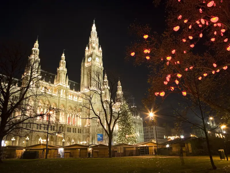 Vienna - tower of town-hall