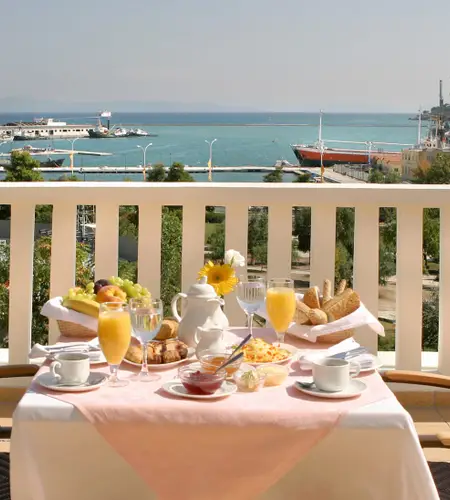 28&eta; &Omicron;&kappa;&tau;&omega;&beta;&rho;ί&omicron;&upsilon; &sigma;&tau;&omicron; &Beta;ό&lambda;&omicron; &sigma;&tau;&omicron; &xi;&epsilon;&nu;&omicron;&delta;&omicron;&chi;&epsilon;ί&omicron; Volos Palace 4*