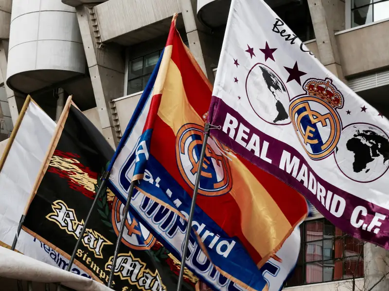 REAL MADRID, σημαίες στο γήπεδο Σαντιάγο Μπερναμπέου
